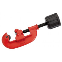 Pipe cutter with slider